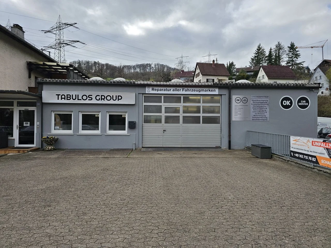 Die Tabulos Group Werkstatt mit Zufahrt in der Schlüchttalstraße 33